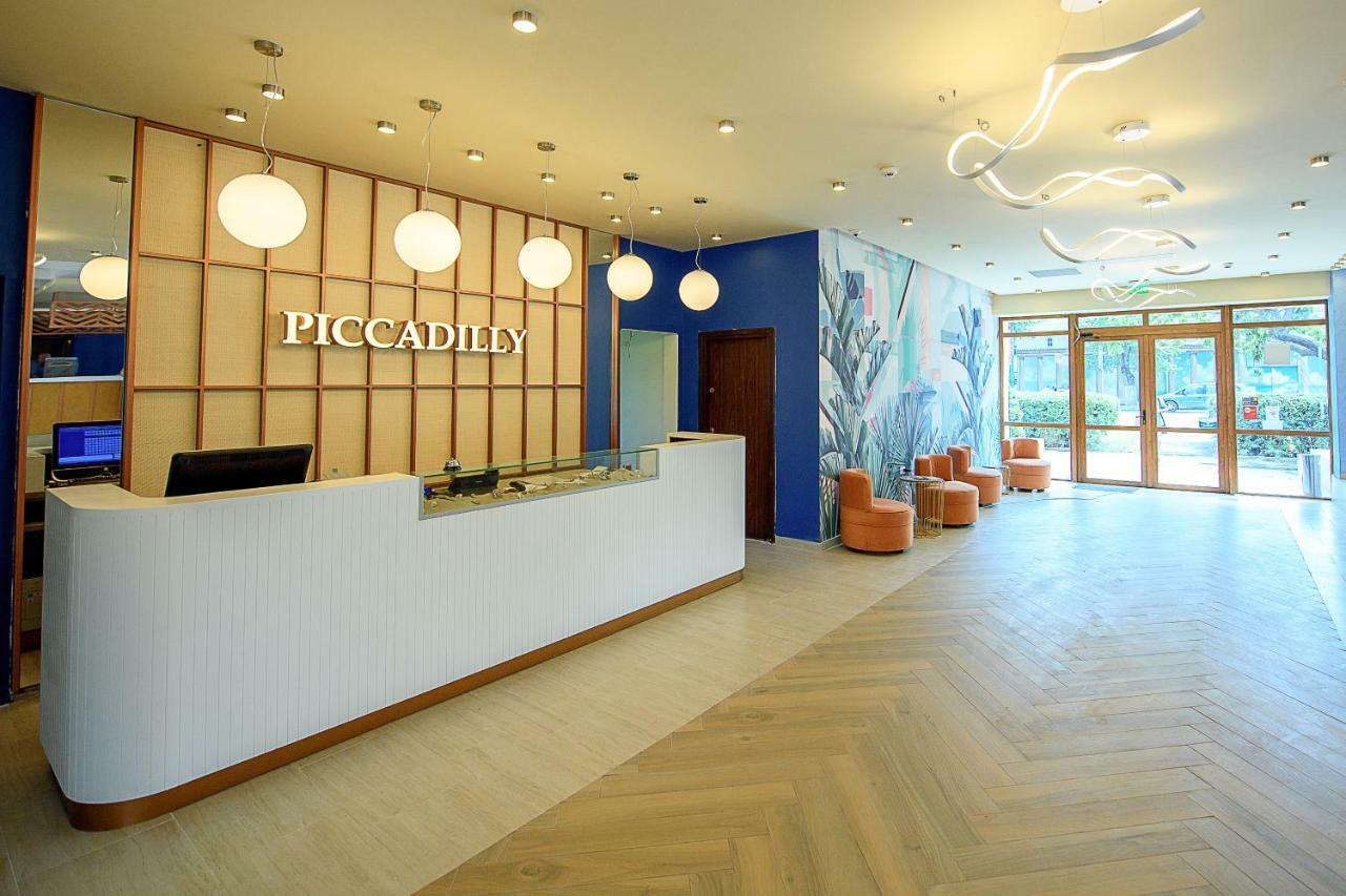 Hotel Piccadilly Mamaia Exterior photo